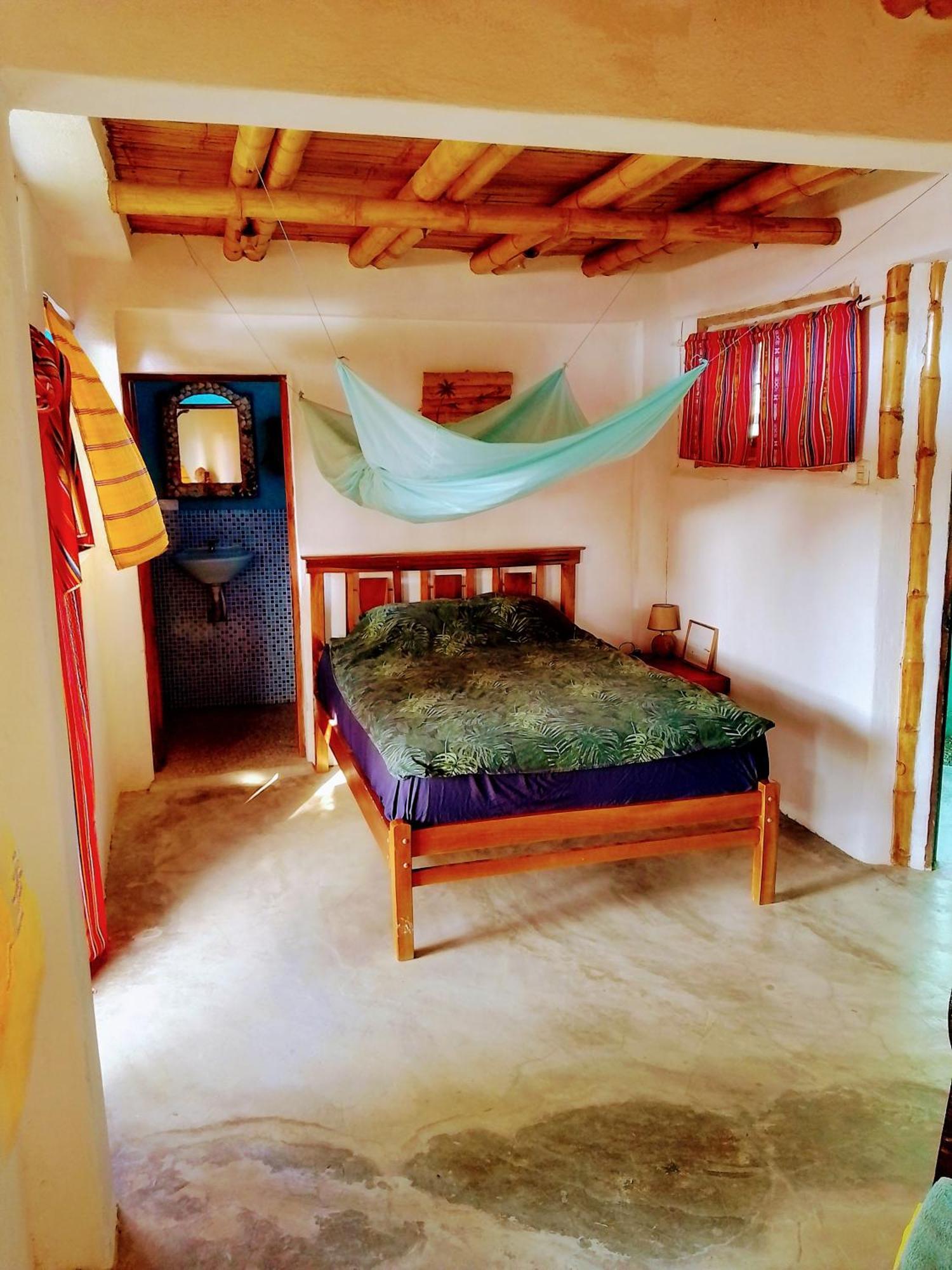 Hostal Puerto Engabao "El Surf Shelter" الغرفة الصورة